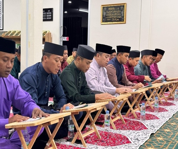 Hadir Selaku tetamu kehormat - Komandan PSG.jpg