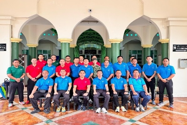 Sesi bergambar ramai 2.jpg