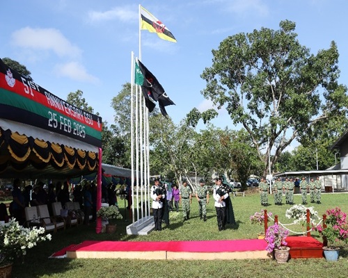 Receive of the Comdt.jpg
