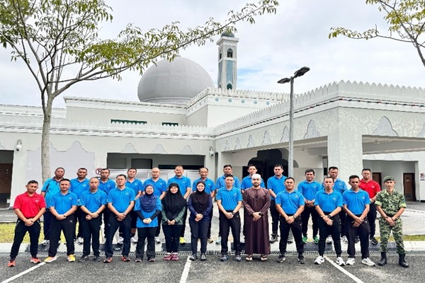Sesi bergambar ramai.jpg