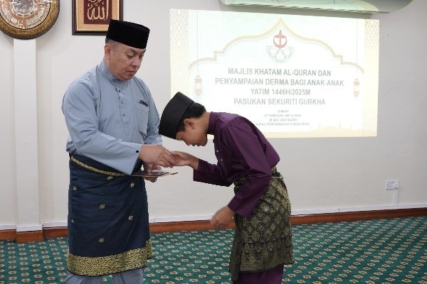 Majlis Penyampaian Derma kepada Anak - Anak Yatim PSG 1.jpg