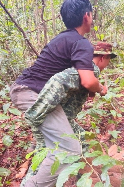 Carrying found per.jpg
