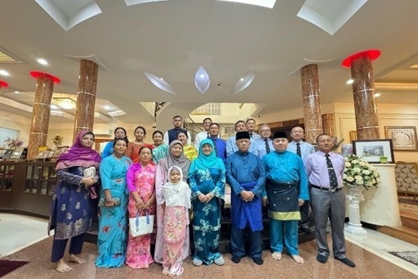 Minister at Prime Minister's Office and Ministry of Defence II Open House 1.jpg