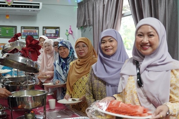 Comdt's Open House at Surau 5.jpg